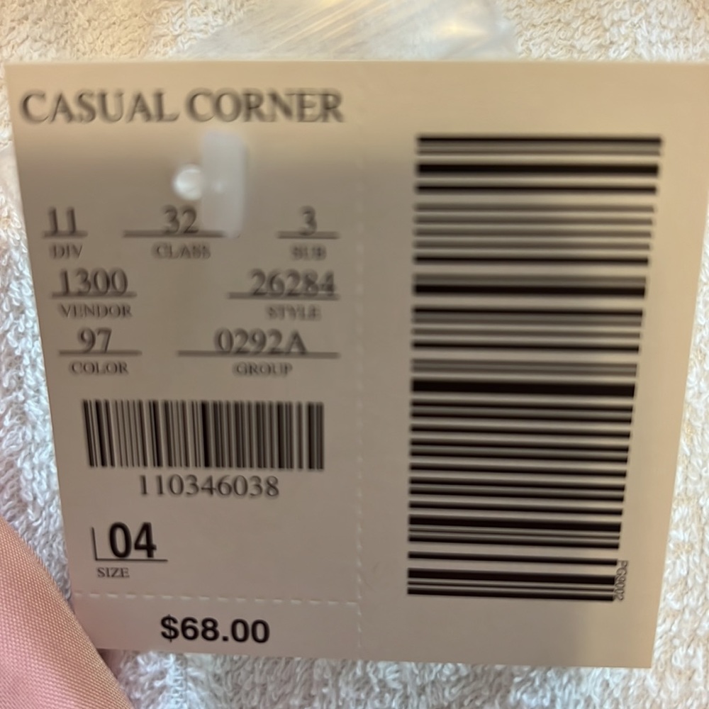 Casual Corner Silk pant suit with two sleeveless tops - Picture 16 of 16